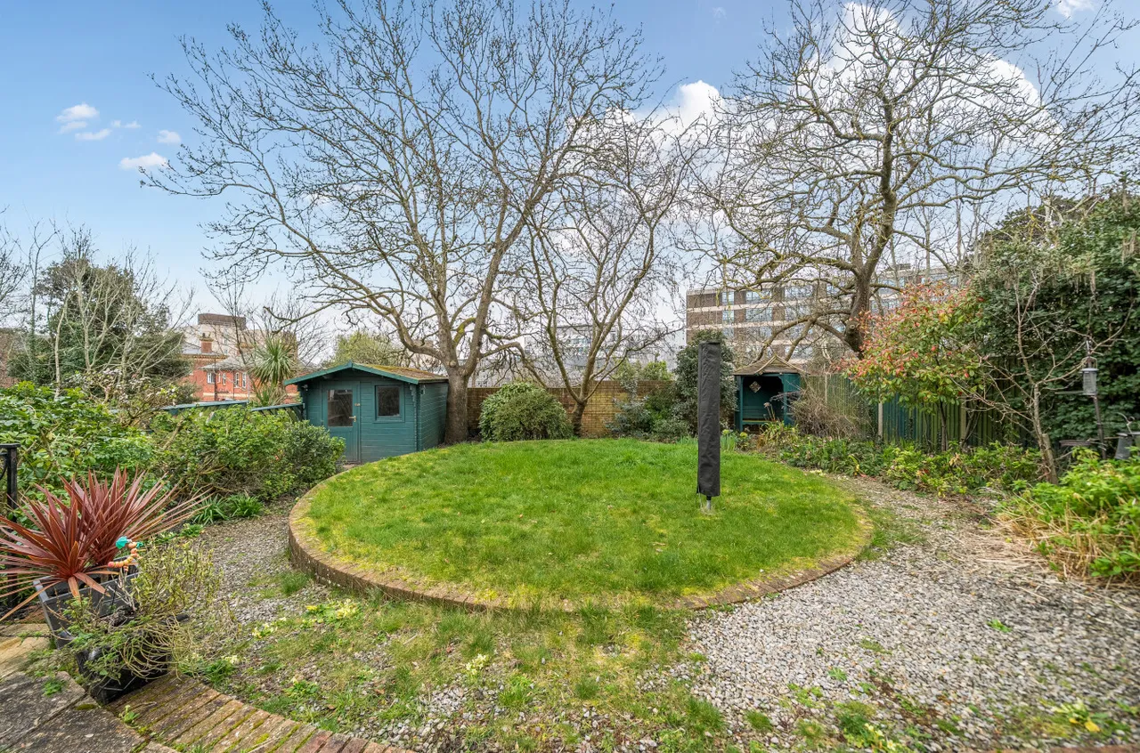 Islay Gardens, Portsmouth, PO6, photo 14