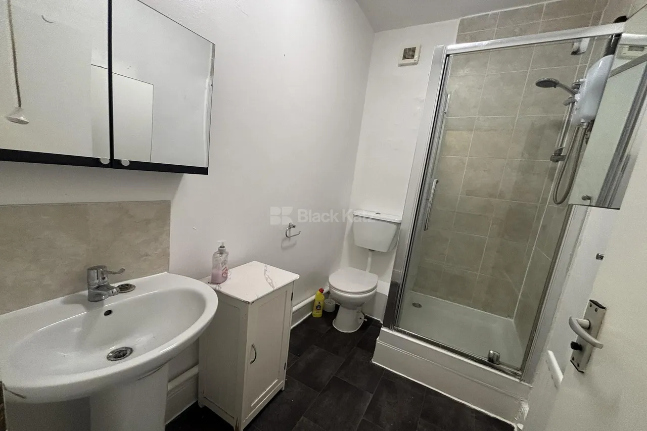 Clayton Road, SE15, photo 2