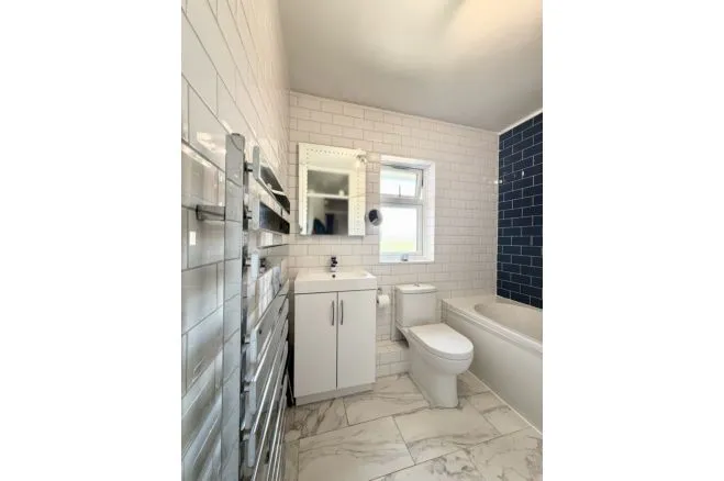 1 Leithcote Path, Streatham, photo 12