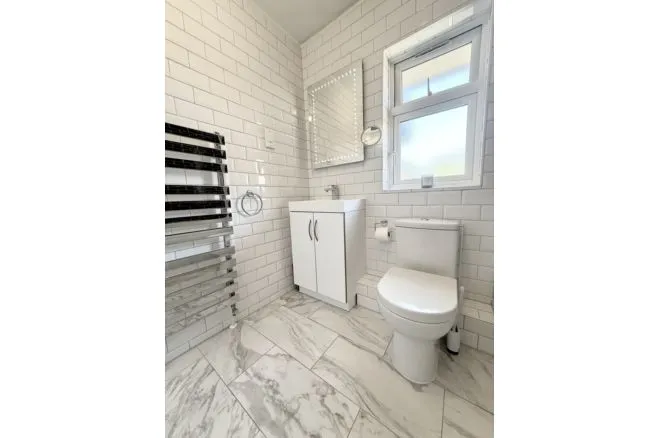 1 Leithcote Path, Streatham, photo 11