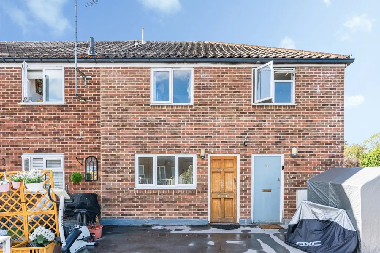 Marshall Parade, Woking, GU22, photo 8