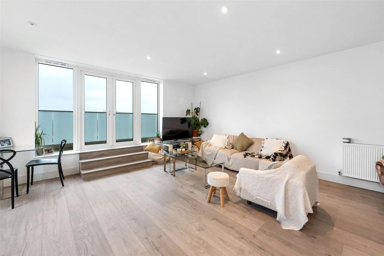 2 bed flat to rent, Lennox Road, Worthing, BN11