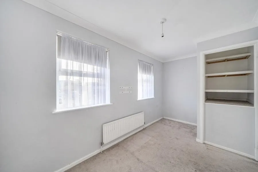 Milton Gardens, Staines-upon-Thames, TW19, photo 6