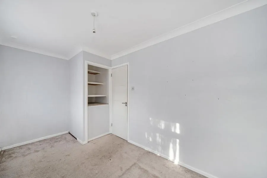 Milton Gardens, Staines-upon-Thames, TW19, photo 9