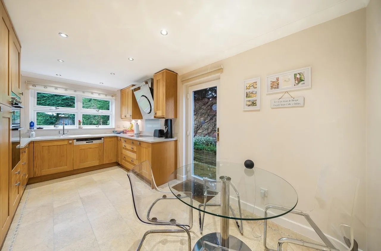 Bridleway Close, Epsom, KT17 3DY, photo 9