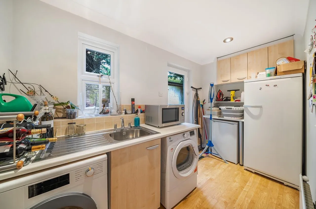 Bridleway Close, Epsom, KT17 3DY, photo 10