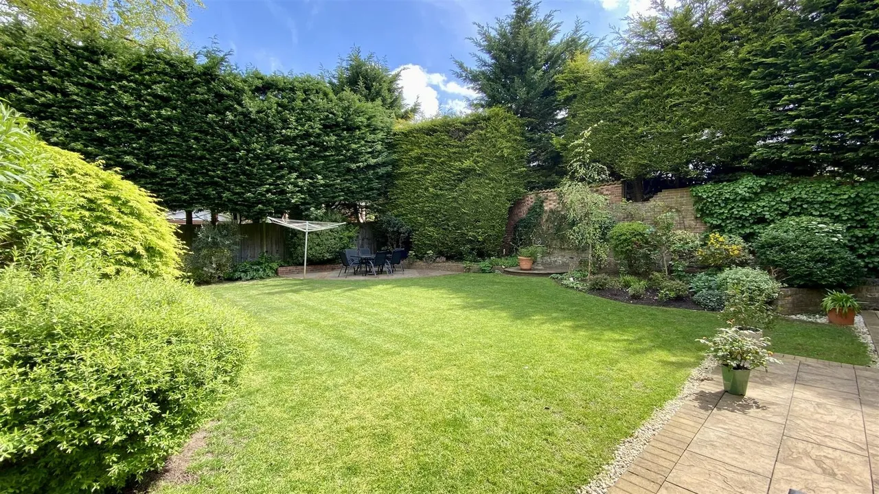 Bridleway Close, Epsom, KT17 3DY, photo 11