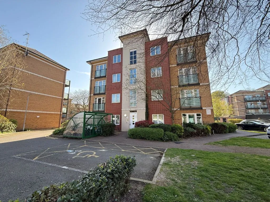 The Parklands, Dunstable LU5 4GW, photo 9