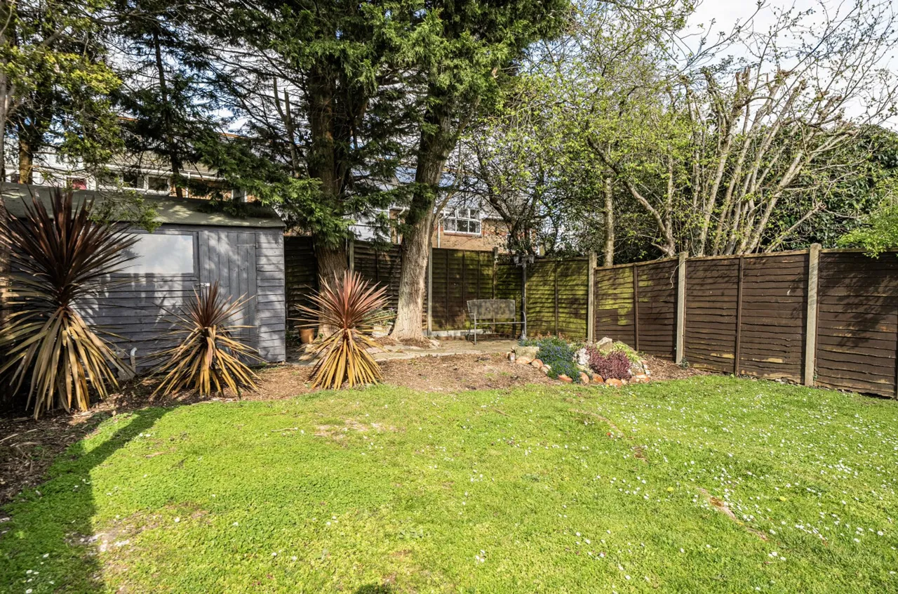 Fontwell Avenue, Eastergate, PO20, photo 41