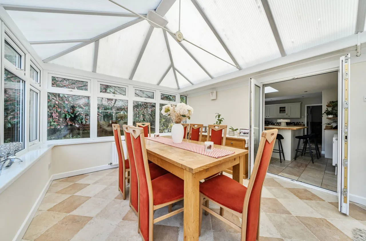 Fontwell Avenue, Eastergate, PO20, photo 11
