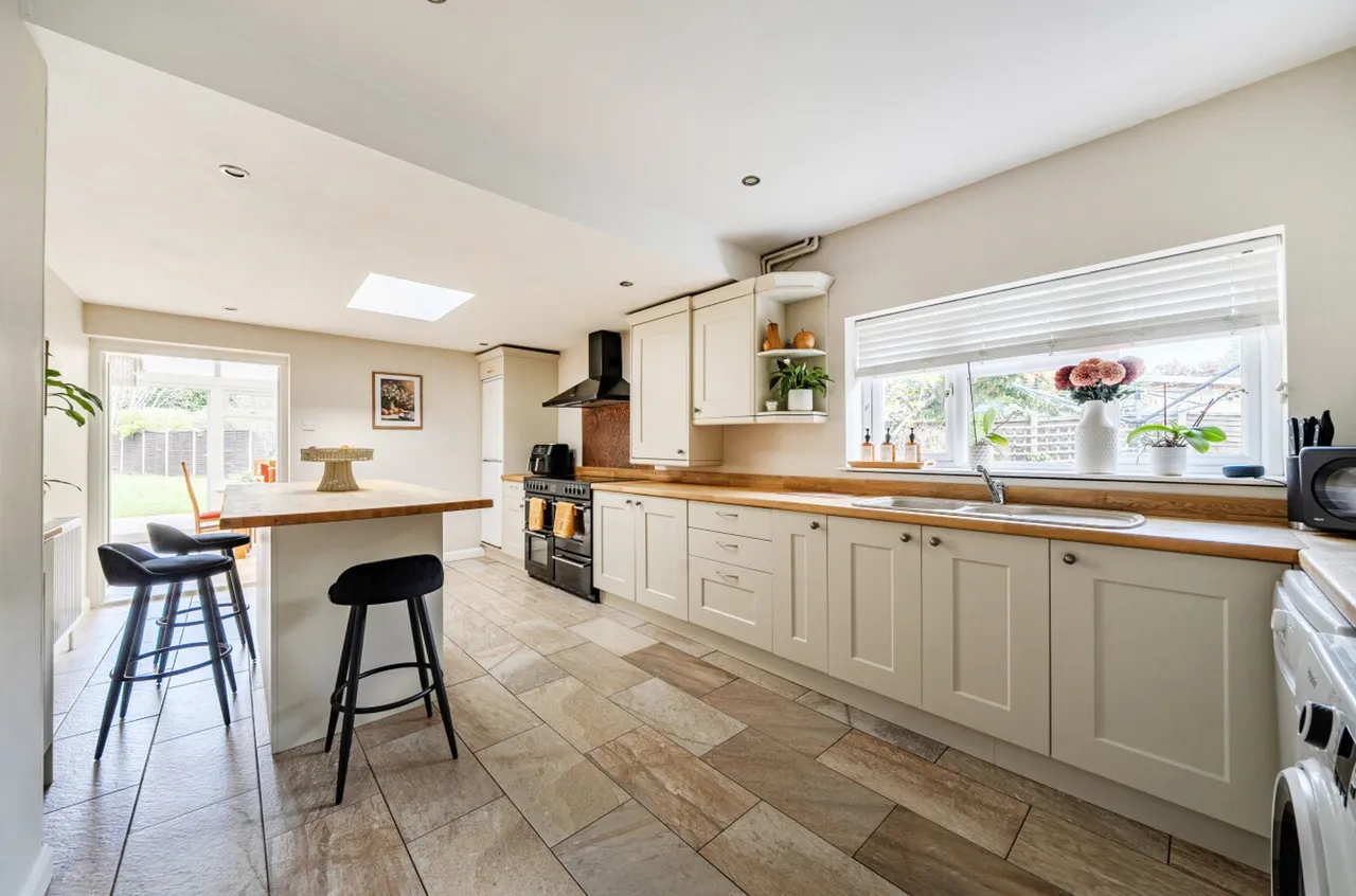 Fontwell Avenue, Eastergate, PO20, photo 12