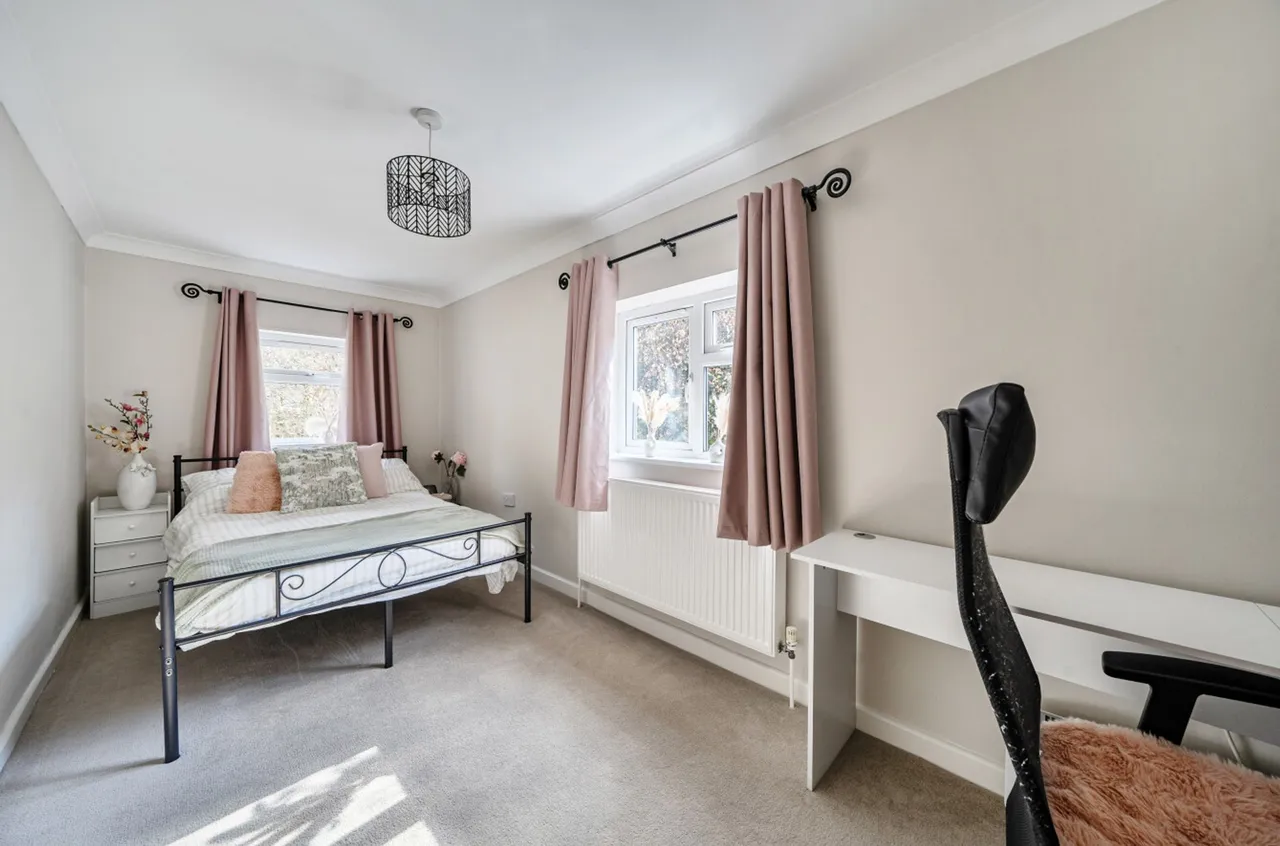Fontwell Avenue, Eastergate, PO20, photo 22