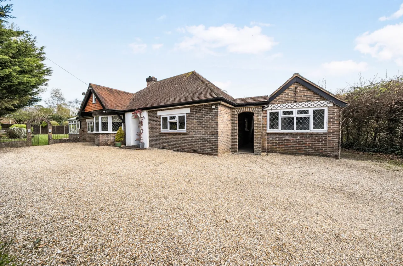 Fontwell Avenue, Eastergate, PO20, photo 32
