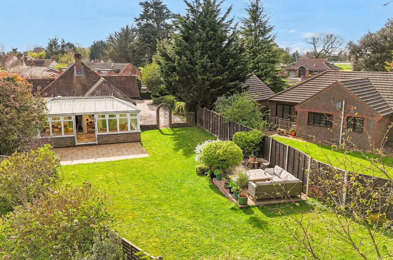 Fontwell Avenue, Eastergate, PO20, photo 33