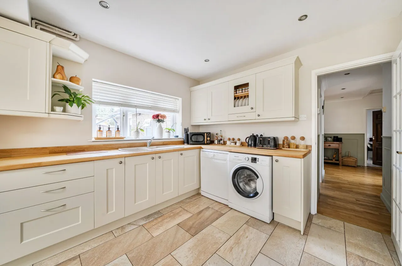 Fontwell Avenue, Eastergate, PO20, photo 15