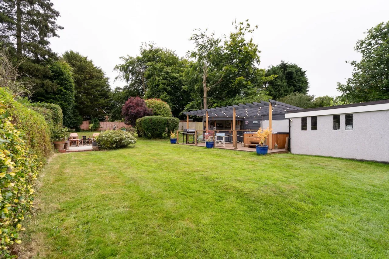 Essendene Road, Caterham, CR3, photo 5