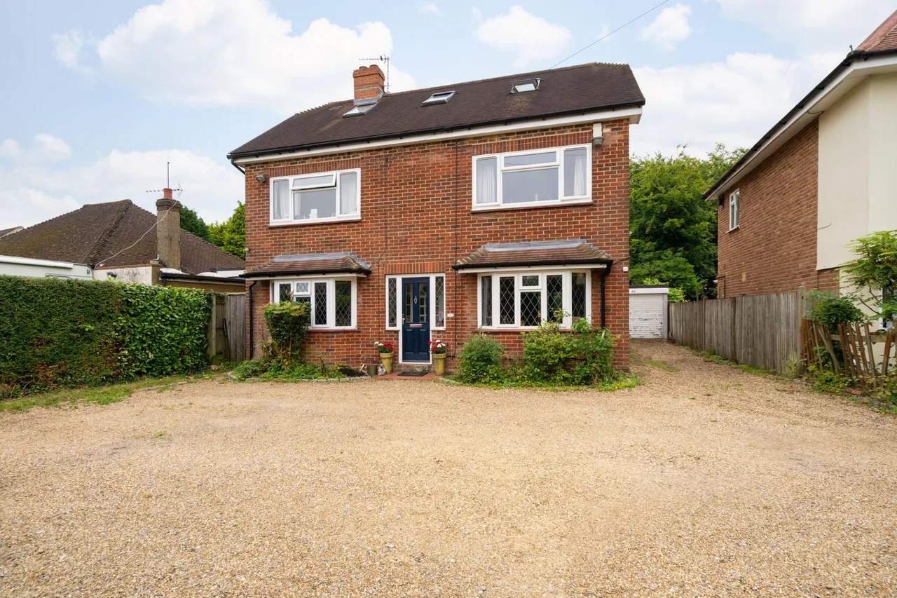 4 bed house for sale, Essendene Road, Caterham, CR3