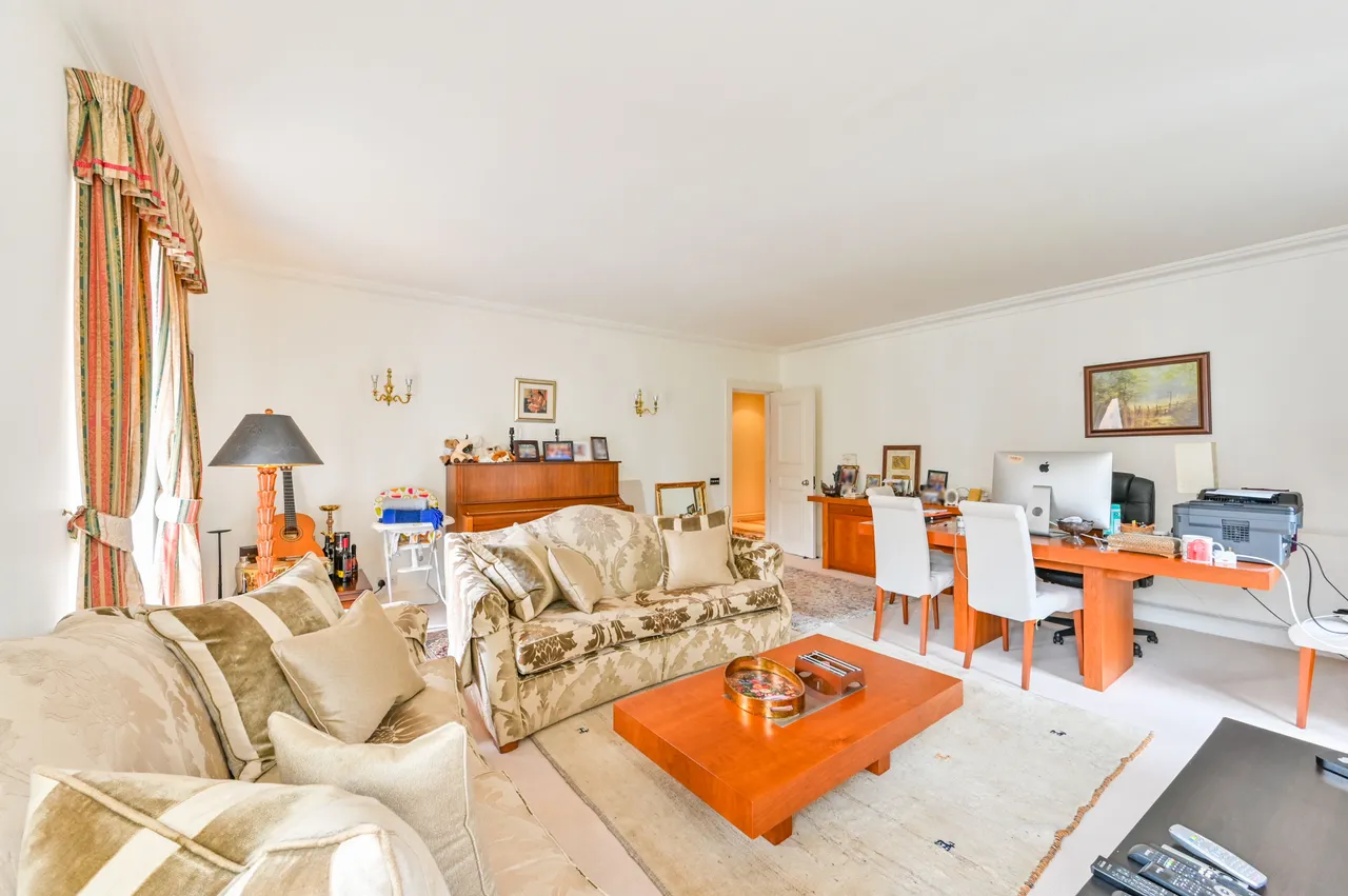 Flat 28 Oak Lodge, Chantry Square, London, photo 10