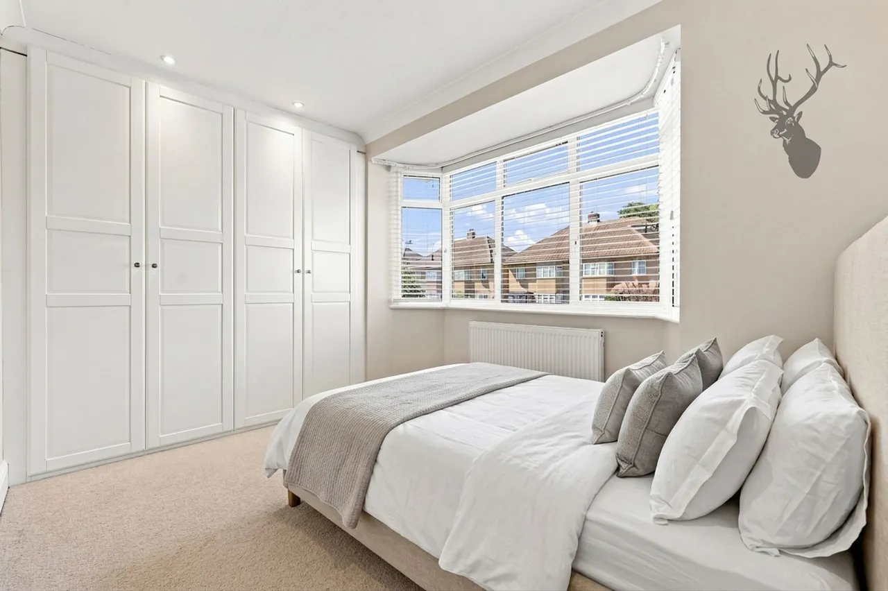Englands Lane, Loughton, IG10, photo 14