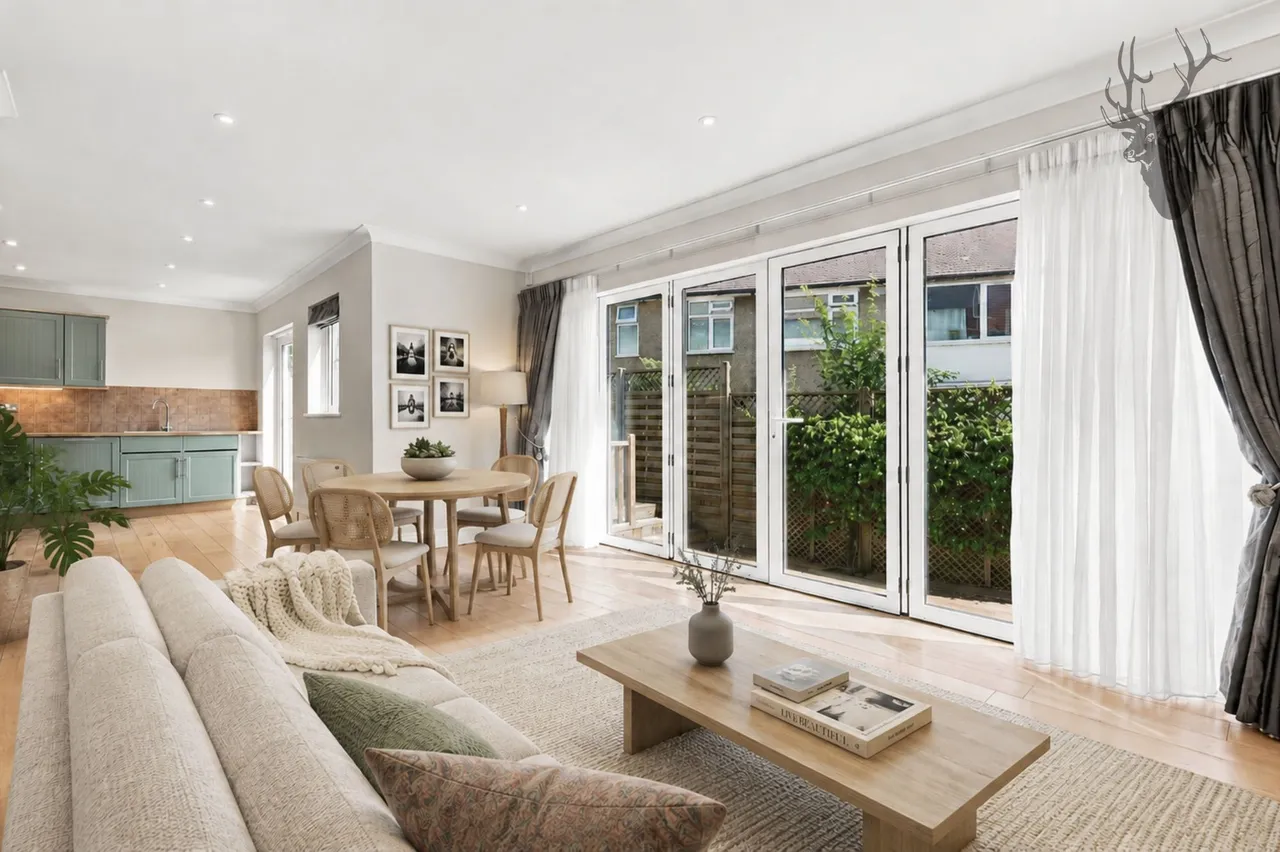 Englands Lane, Loughton, IG10, photo 8