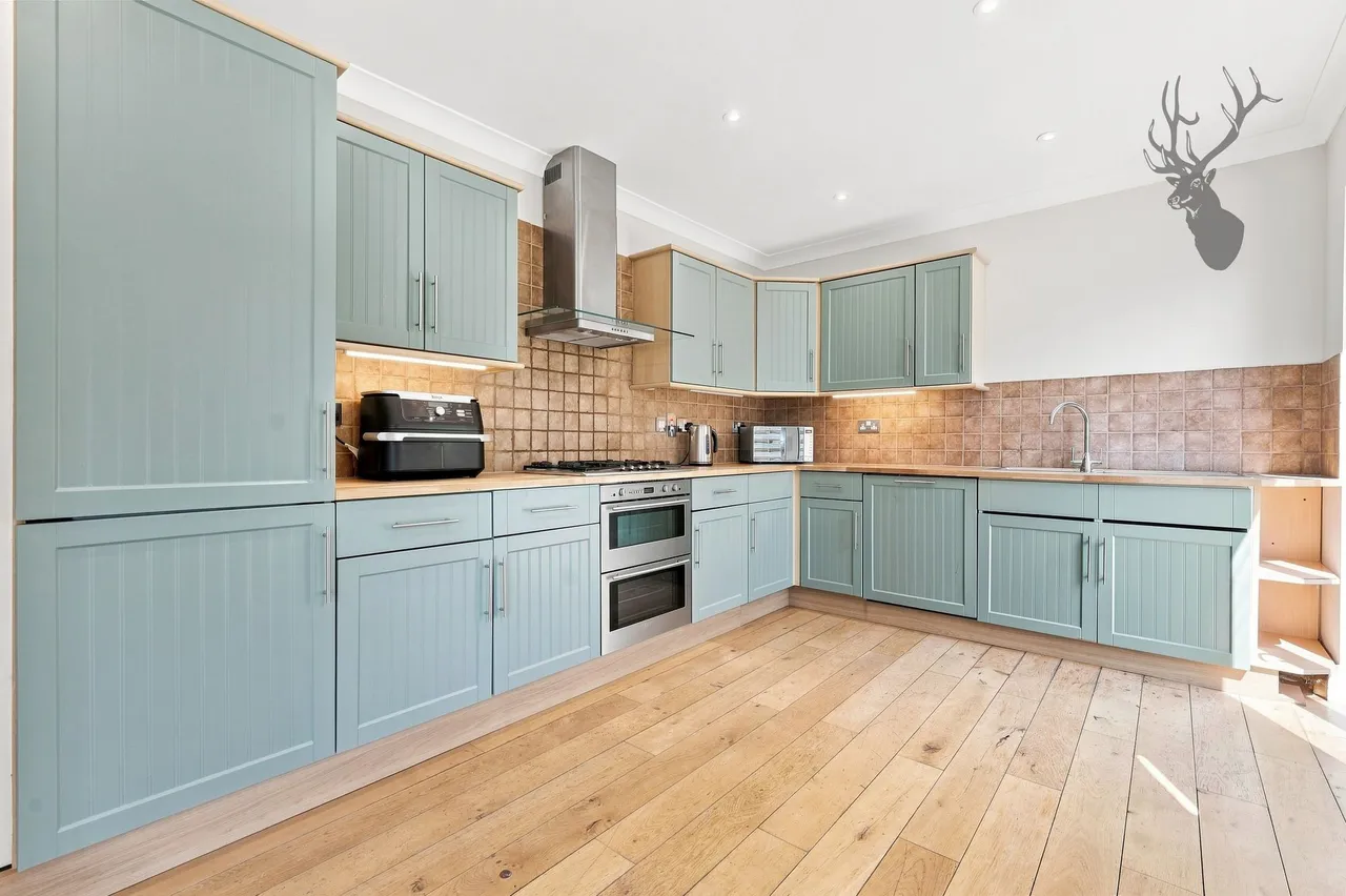 Englands Lane, Loughton, IG10, photo 6