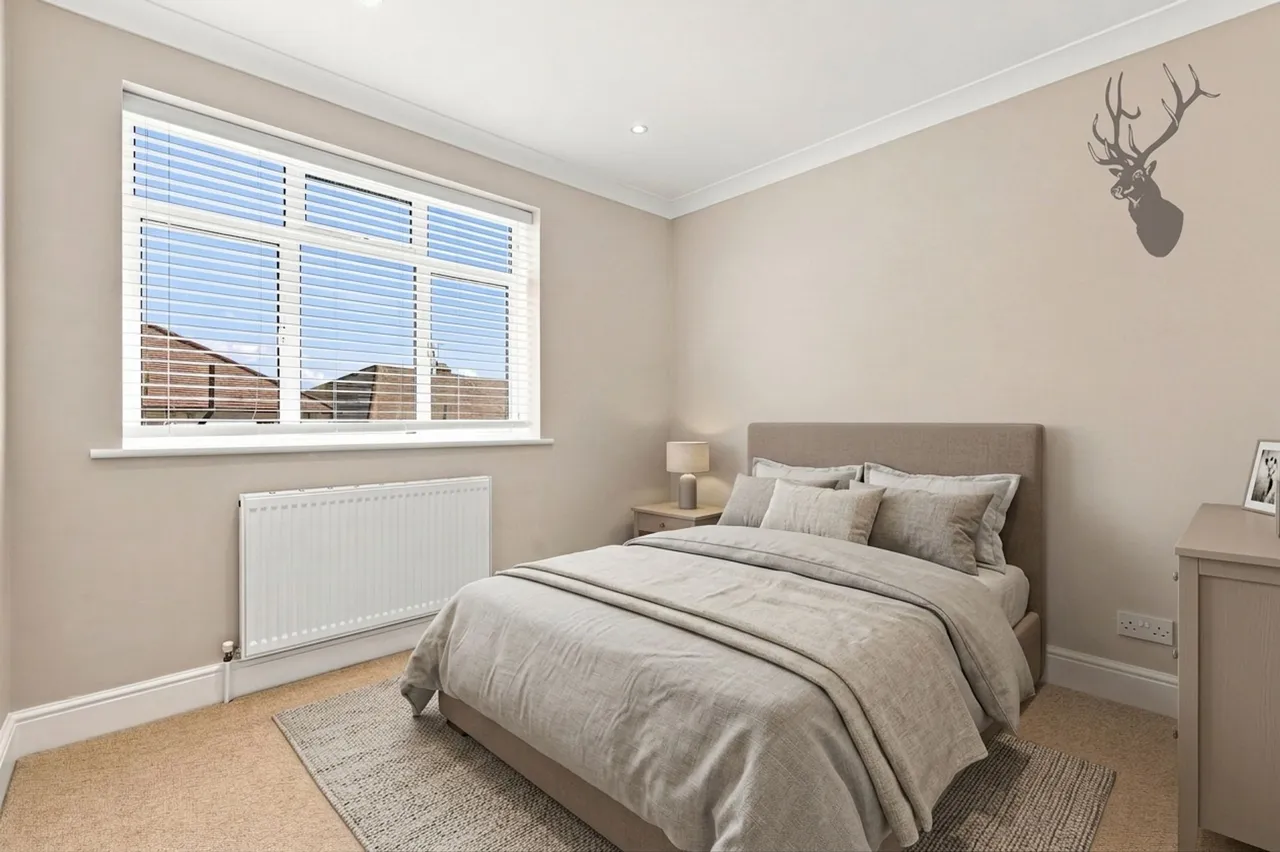 Englands Lane, Loughton, IG10, photo 17