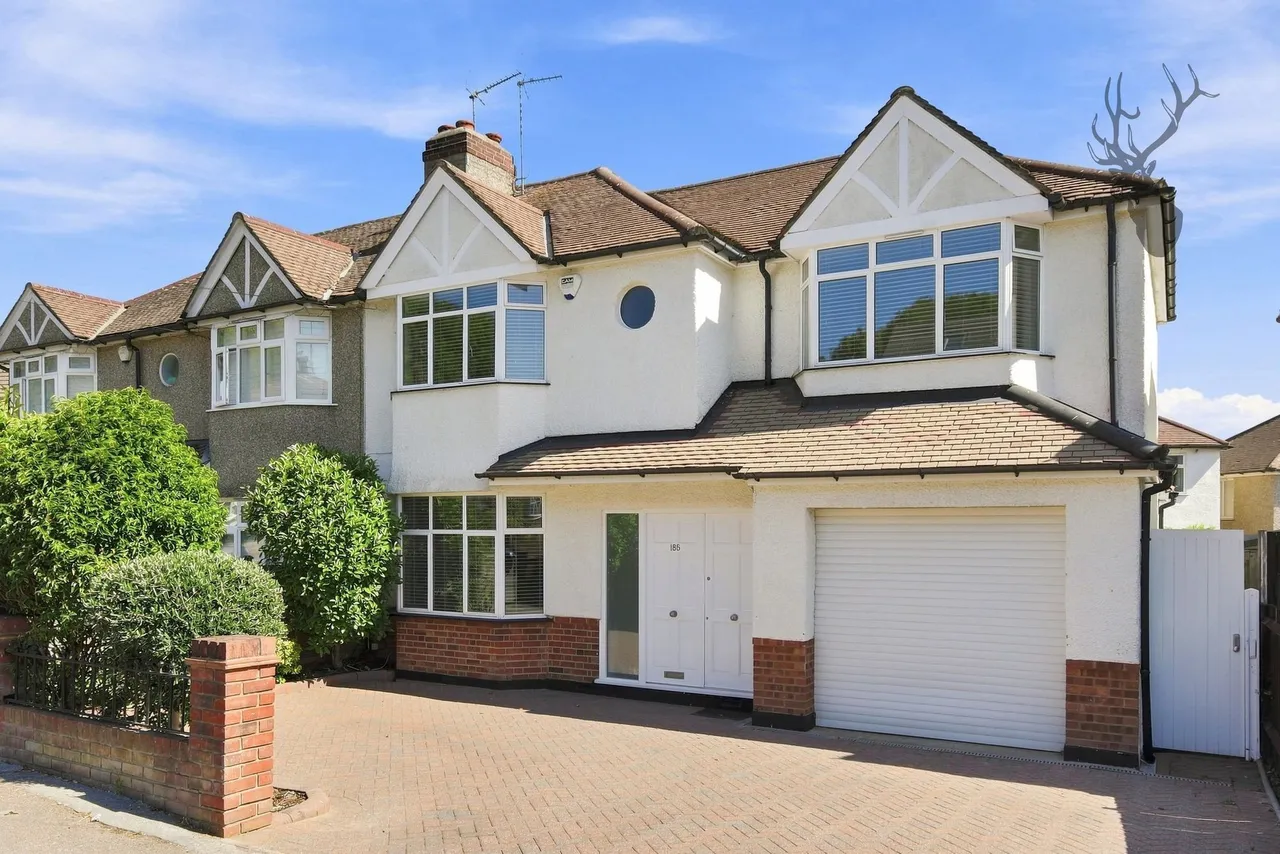Englands Lane, Loughton, IG10, photo 25