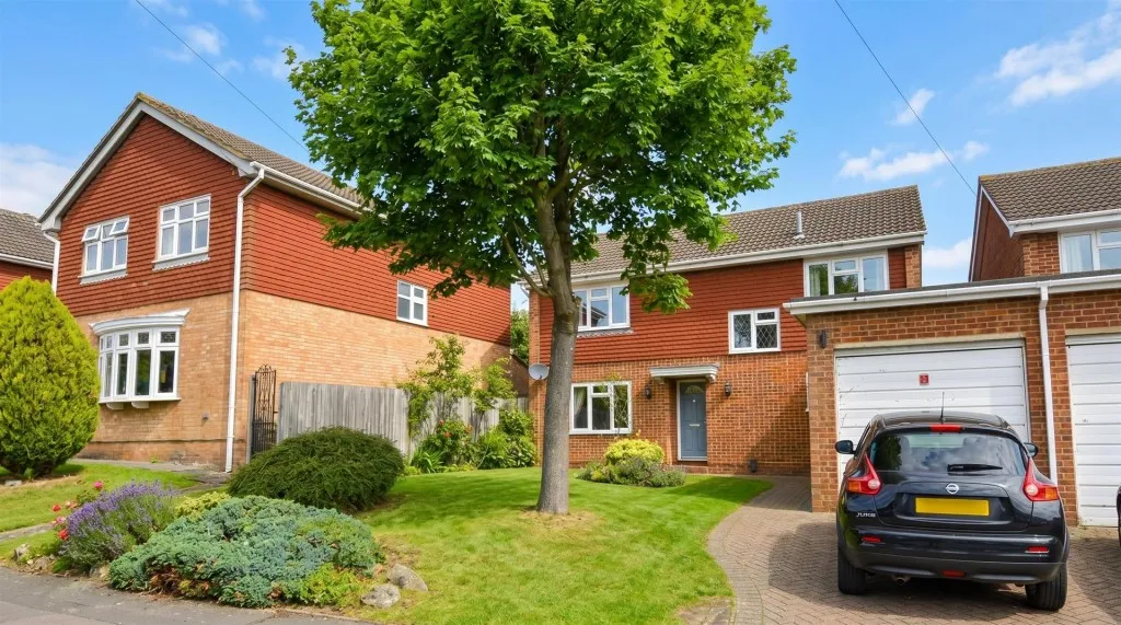 4 bed house for sale, Denver Close, Petts Wood, BR6