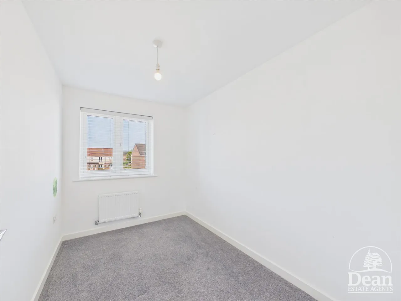 Linnett Court, Lydney, photo 9