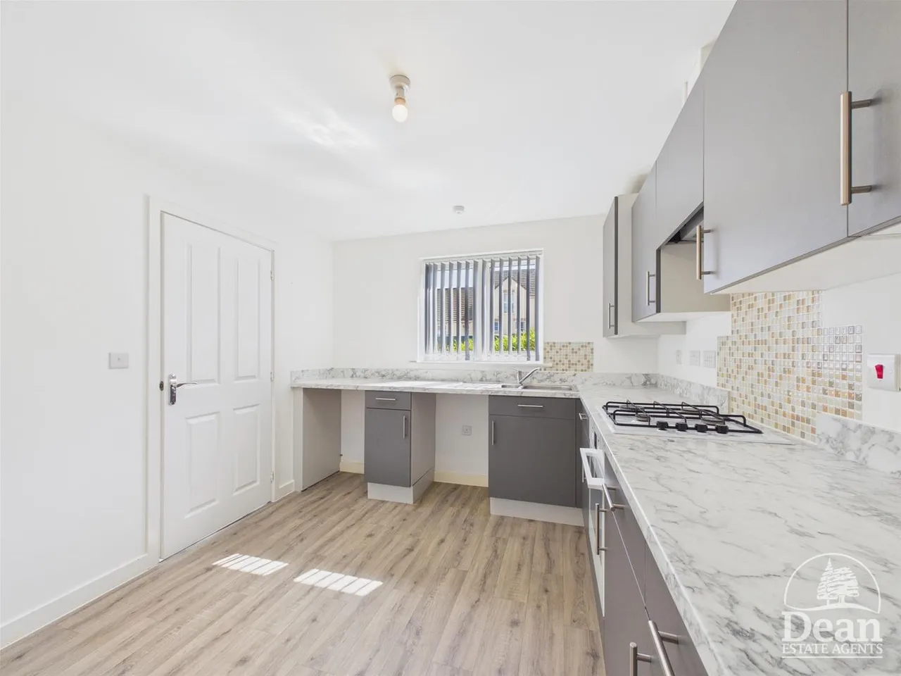 Linnett Court, Lydney, photo 3