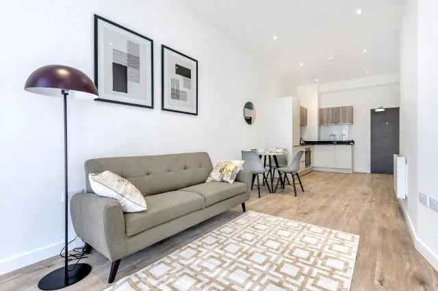 2 bed flat to rent, North Star, North Star House, SN2