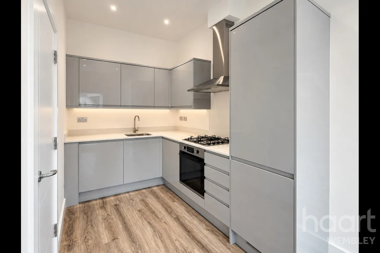 London, NW9, photo 2