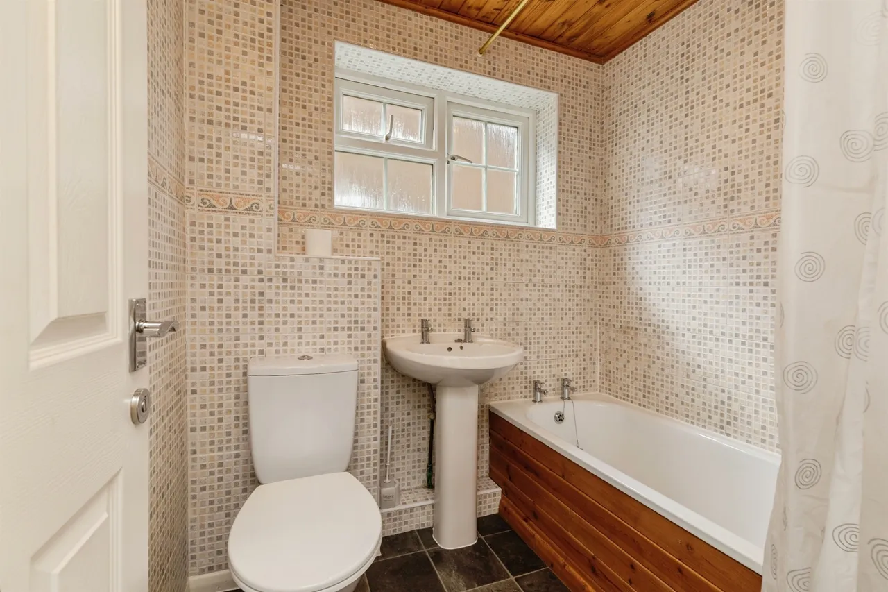Longs Drive, Yate, BS37, photo 11