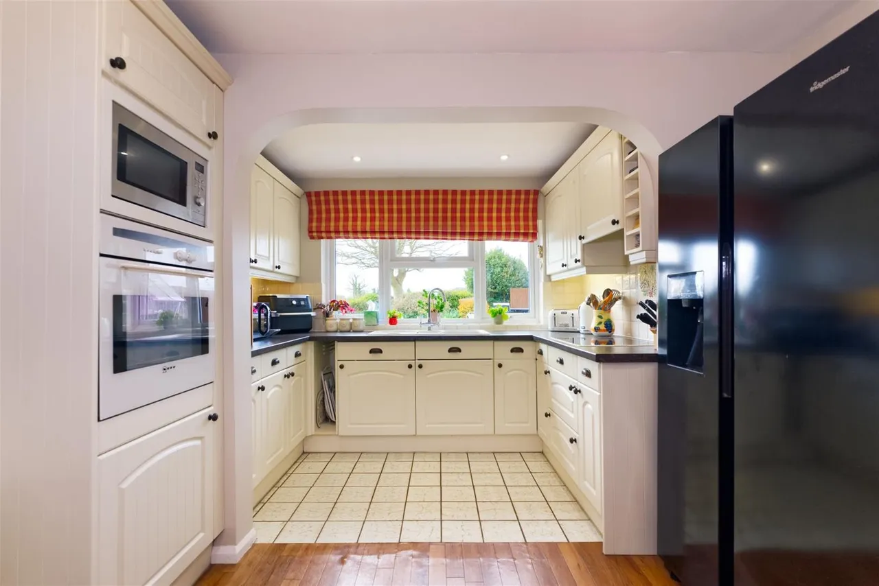 New Road, Horsham, West Sussex RH13 9AU, photo 7