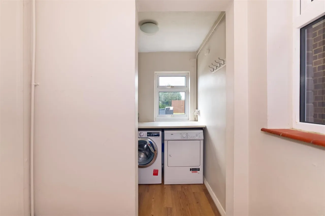 New Road, Horsham, West Sussex RH13 9AU, photo 10