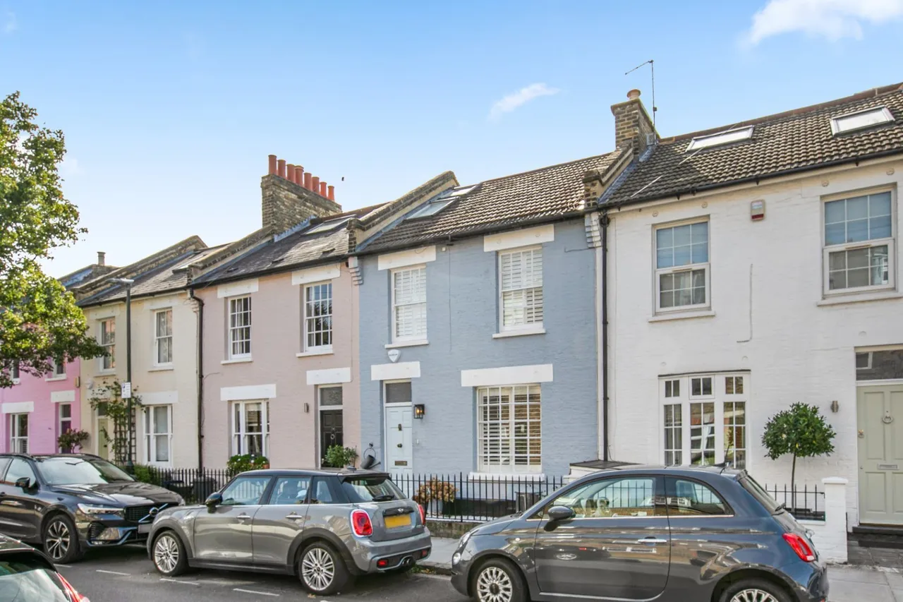 3 bed house for sale, Charles Street, Barnes, SW13