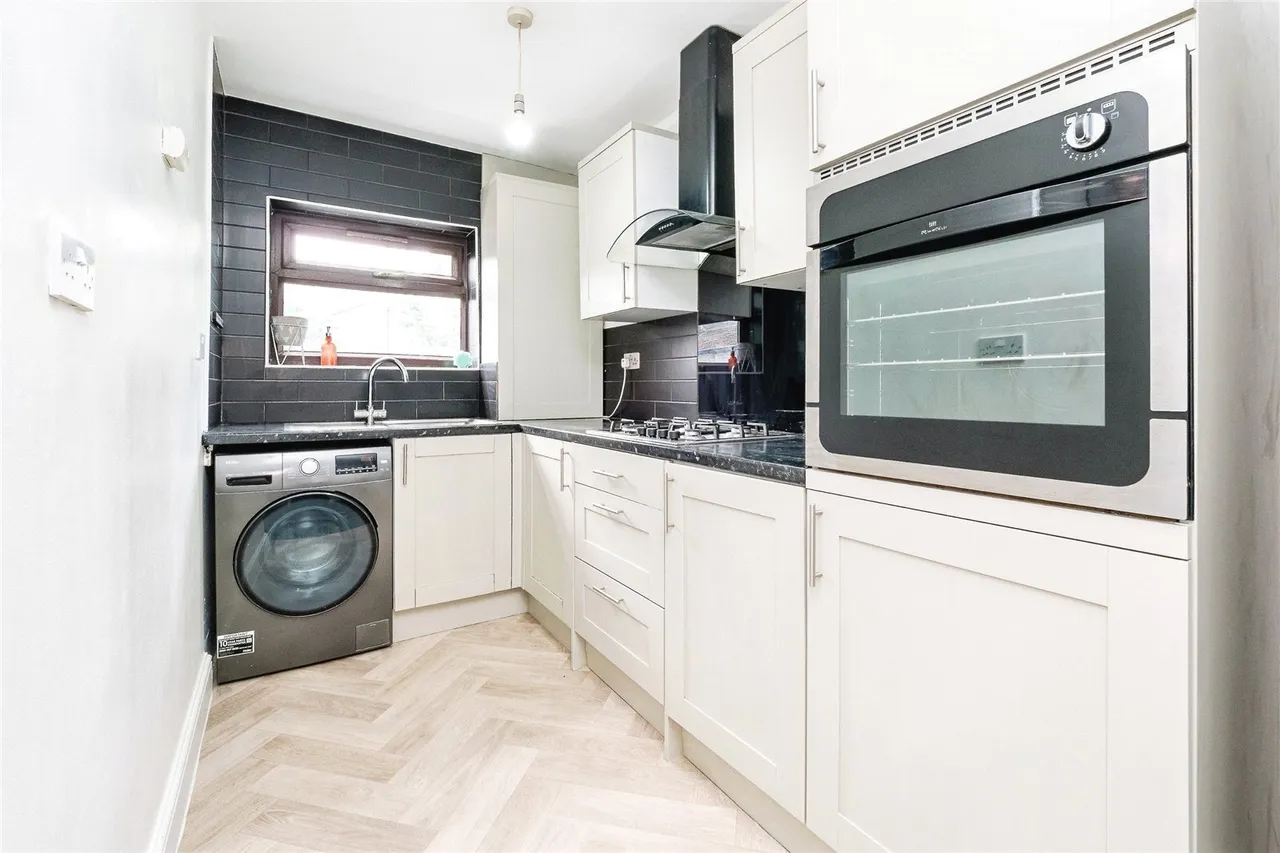 Clements Road, East Ham, London, E6, photo 2