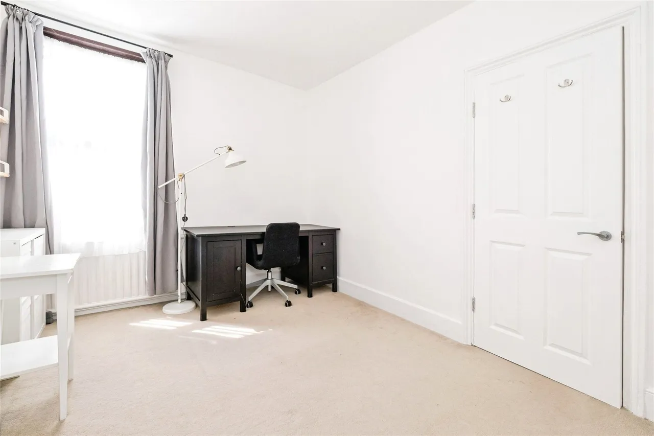 Clements Road, East Ham, London, E6, photo 10