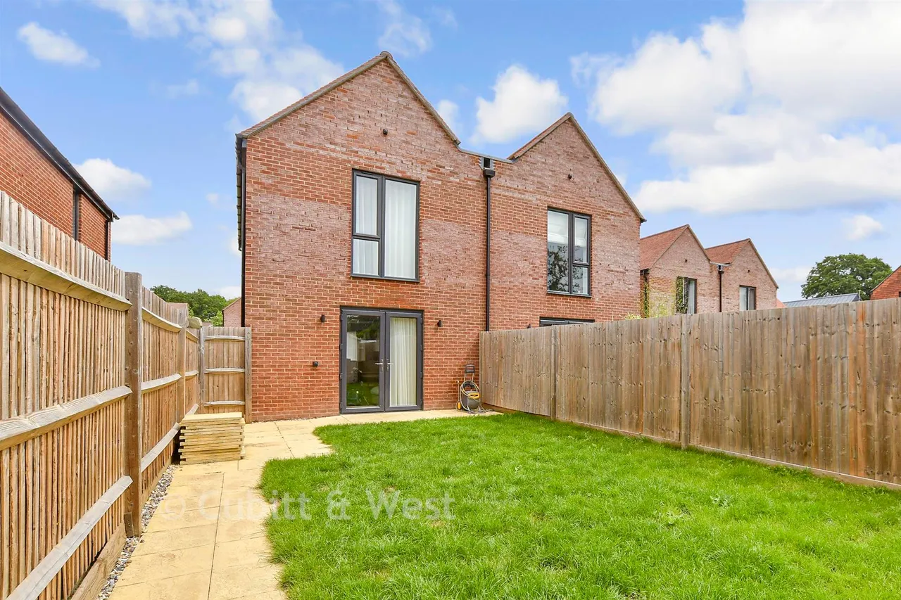 Key Drive, Cranleigh, GU6, photo 7