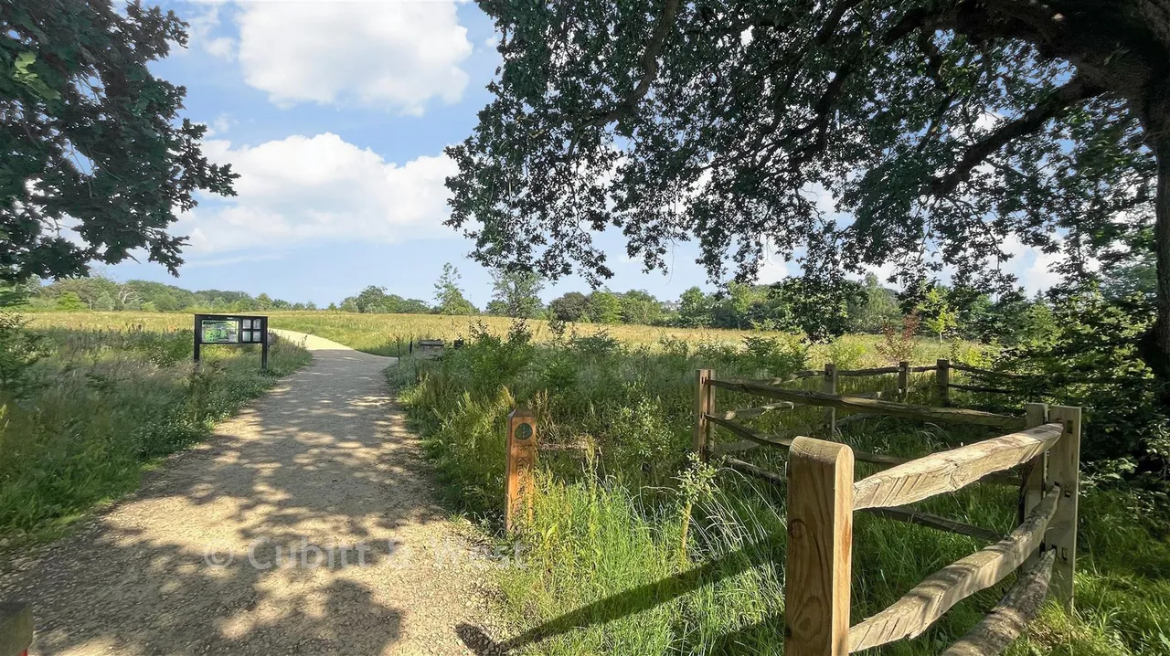 Key Drive, Cranleigh, GU6, photo 9