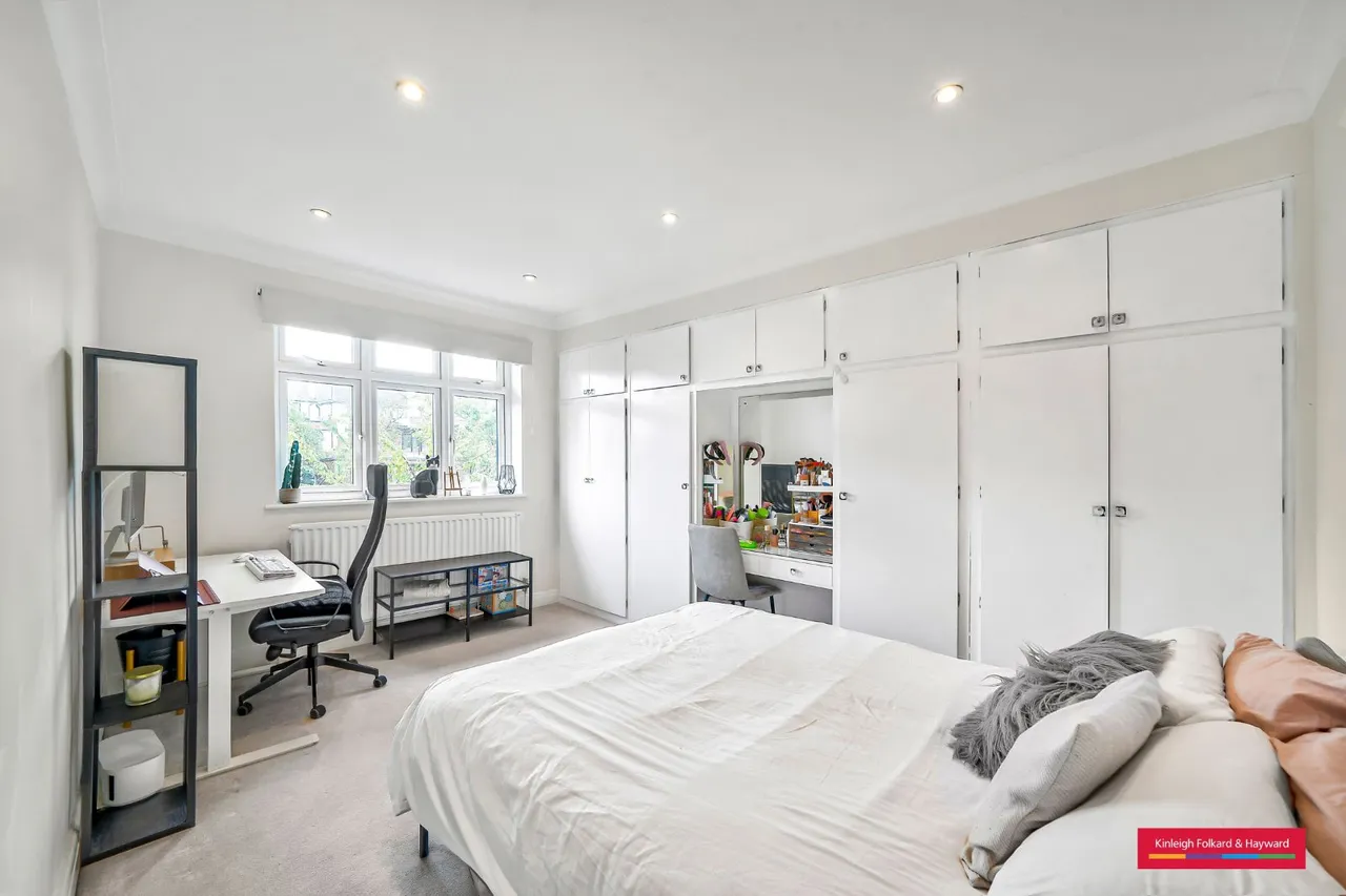 Friars Avenue, London, N20, photo 13