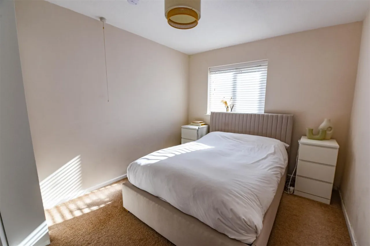 Reine Barnes Close, Woodmancote, GL11, photo 4