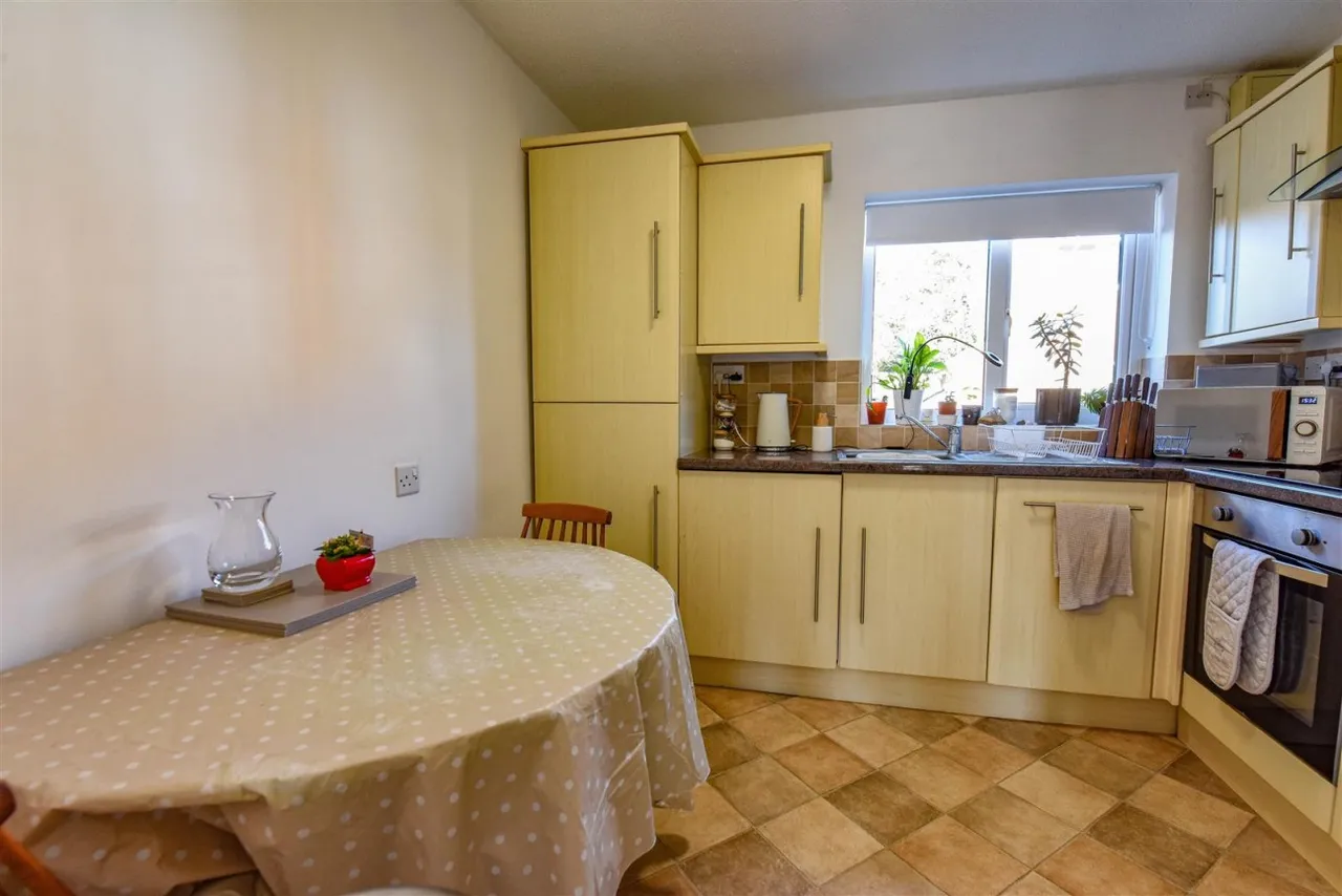 Reine Barnes Close, Woodmancote, GL11, photo 3