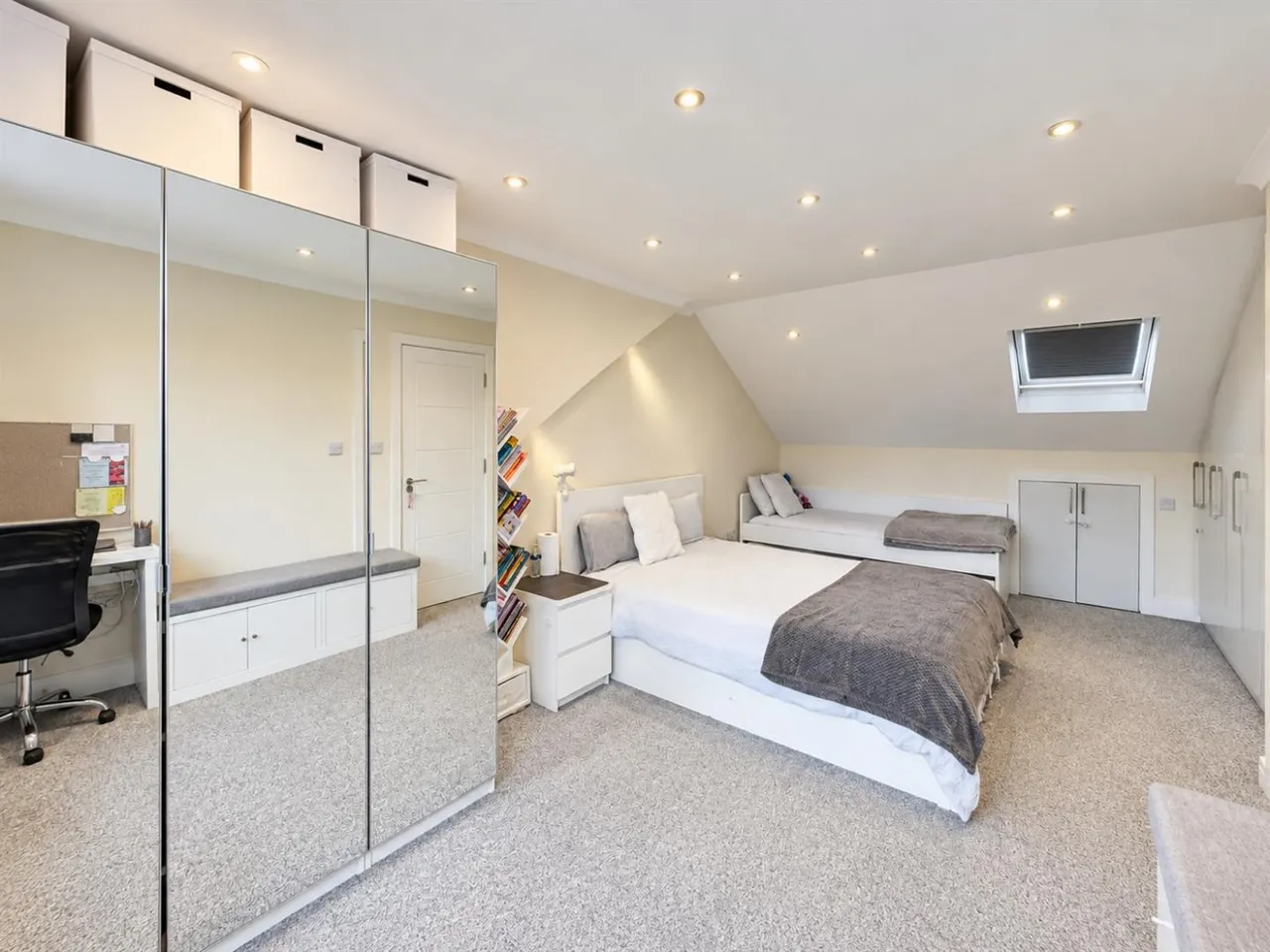 Semi-Detached For SaleChurch Avenue, Southall, UB2, photo 13