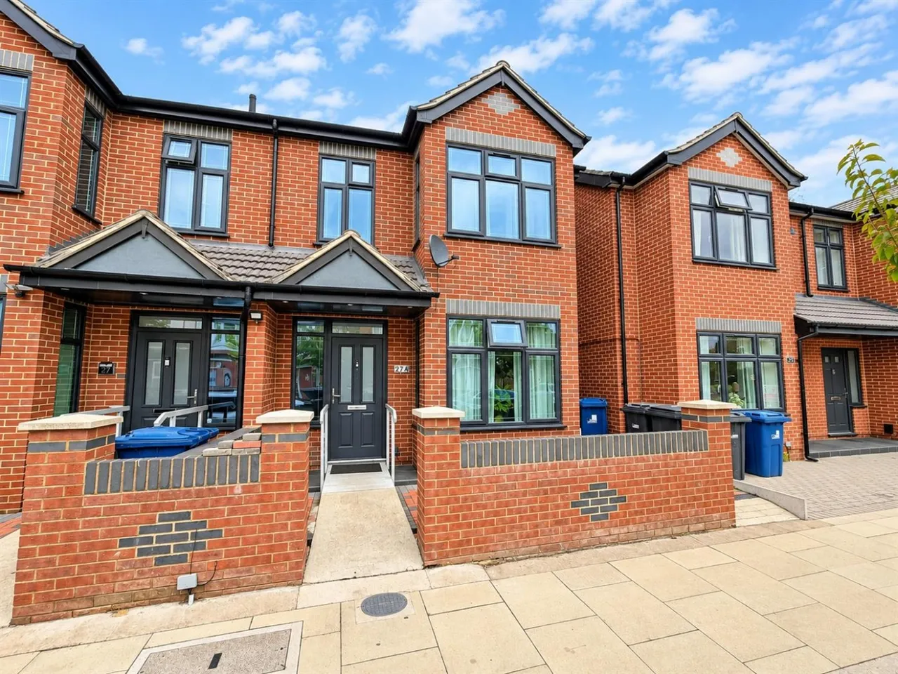 4 bed house for sale, Semi-Detached For SaleChurch Avenue, Southall, UB2