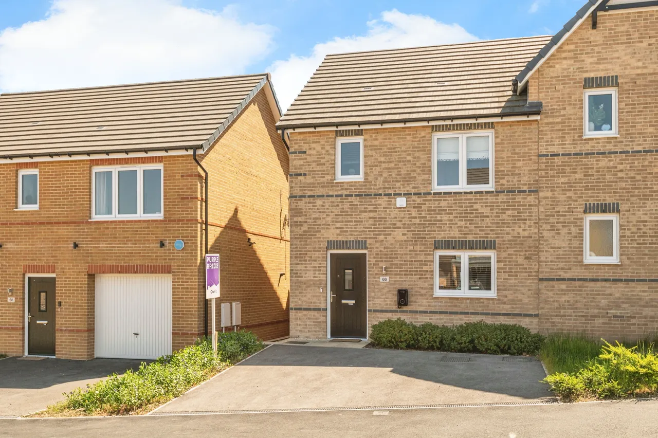 3 bed house for sale — Mallard Court, Huddersfield