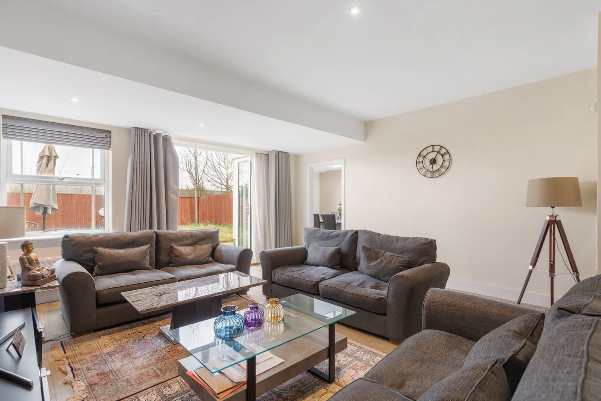 Roper Crescent, Sunbury-on-thames, TW16, photo 5