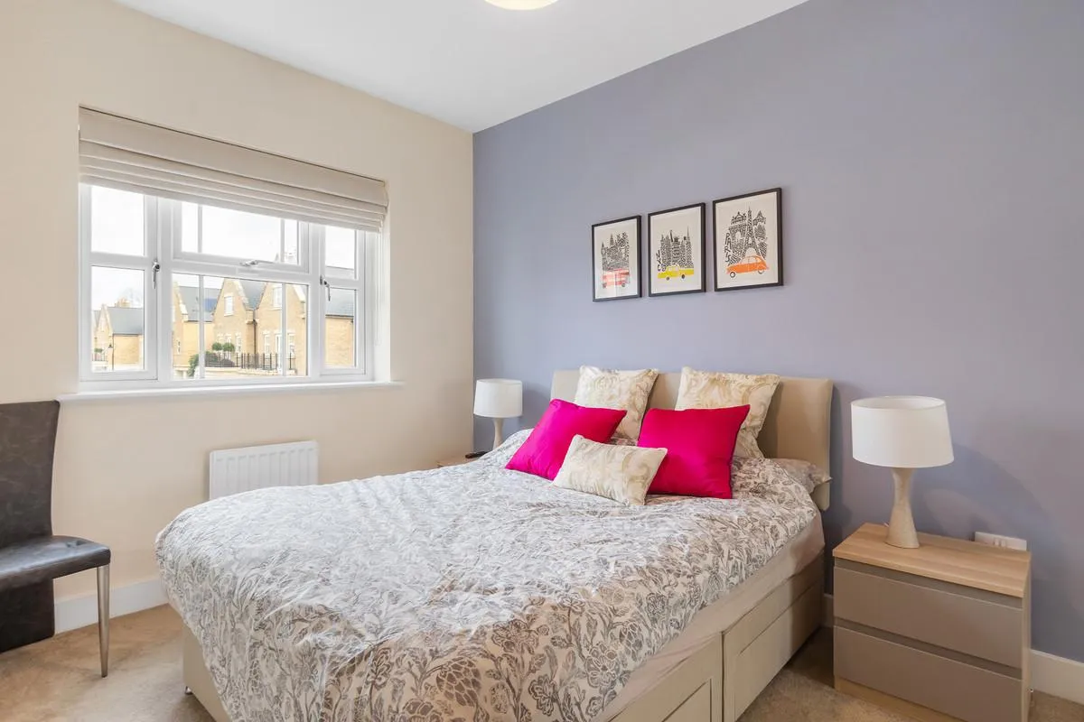 Roper Crescent, Sunbury-on-thames, TW16, photo 16