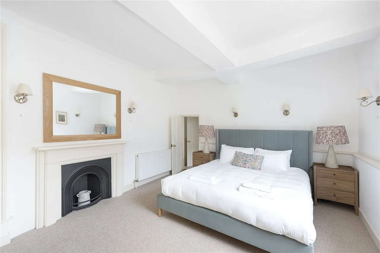 Angel Hill, Bury St Edmunds, IP33, photo 19