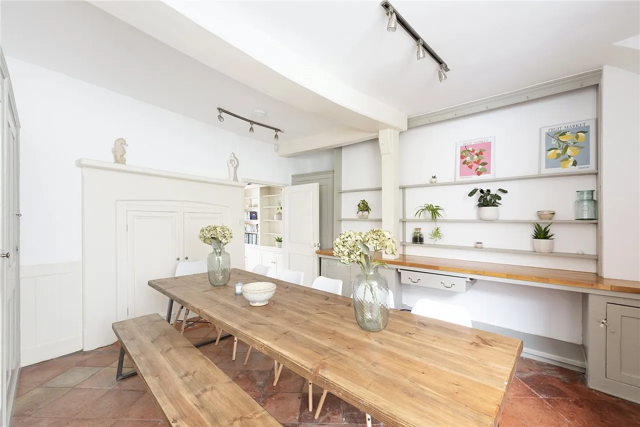 Angel Hill, Bury St Edmunds, IP33, photo 14